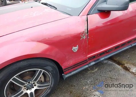 2009 Ford Mustang V6/V6 Premium z USA, uszkodzony, nr VIN 1ZVHT80N995104312